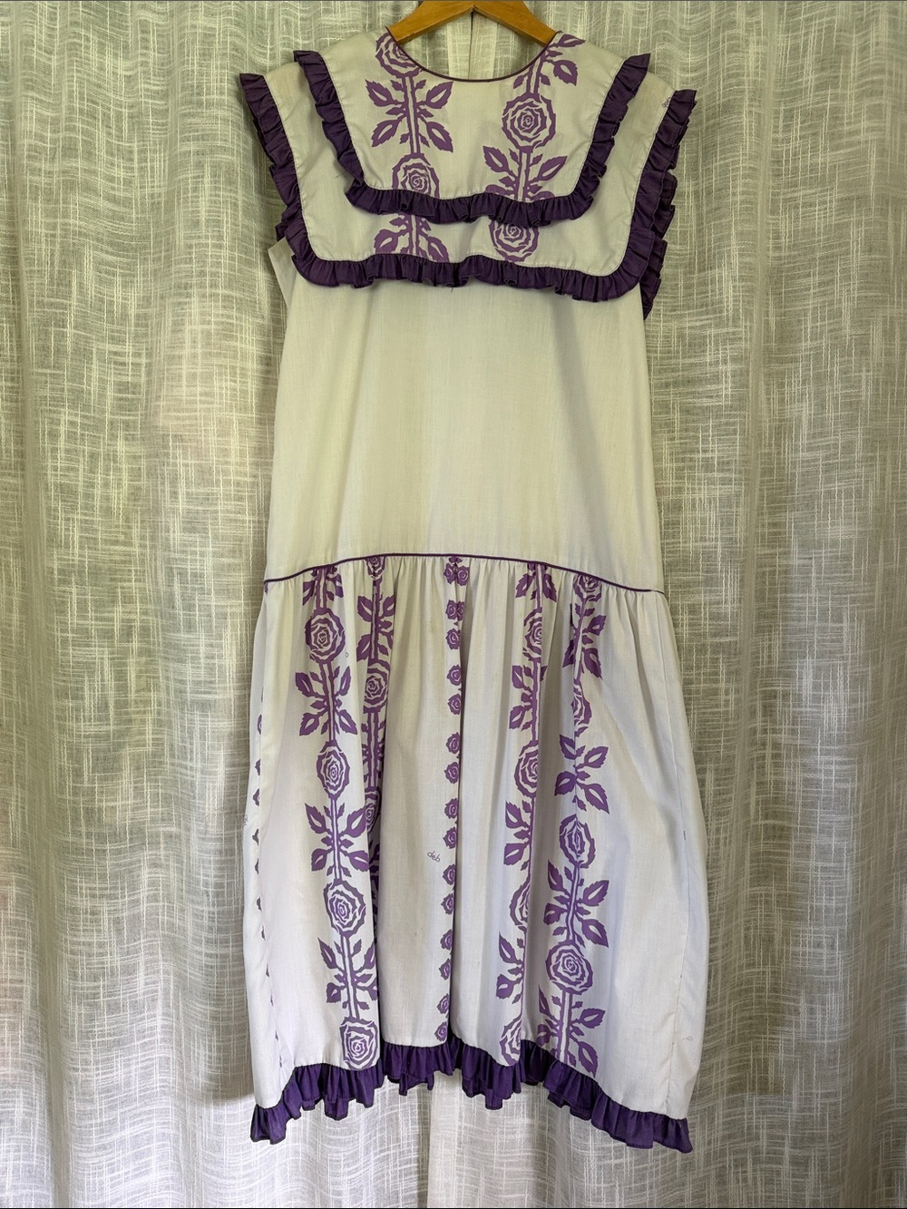 Vintage Purple Hawaiian Muumuu Midi Dress with Purple Rose Patterning
